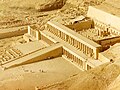 Il monumentale Tempio funerario di Hatshepsut a Deir el-Bahari.