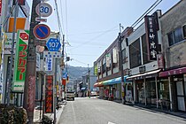 和歌山県道107号橋本停車場線（2011年、橋本駅前より撮影）