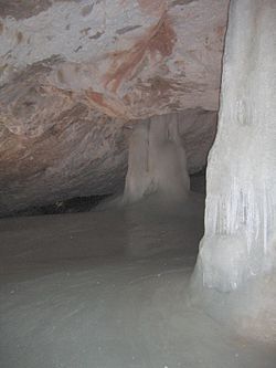 A Nagy-terem a Dobsinai-jégbarlangban