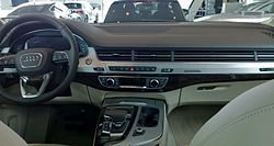 2016_Audi_Q7_dash