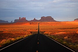 Monument Valley i Utah ved soloppgang.