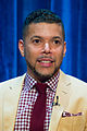 Wilson Cruz interpreta Hugh Culber