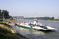 Rheinfähre und Brücke in Gernsheim