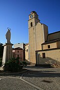 Plaza de Arbus. La iglesia de San Sebastiano se divisa al fondo.