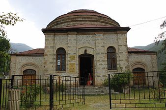 Vista frontale della chiesa albanese