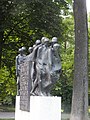 Todesmarsch Denkmal, Bronze von Hubertus von Pilgrim (Theodor-Heuss-Straße/Sudetenlandstraße, Dachau) ⊙48.2651511.45449