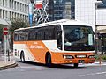 西工 C-I 直結クーラー車 ADG-RA273RBN改 東京空港交通 後部右側にトイレを装備しているため非常口が中央部に移設されている。