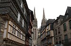 Rue commerçante à Quimper .