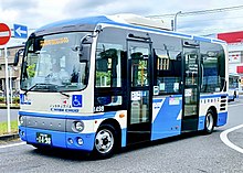 平山線を担当する小型バス（1498号車）