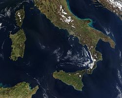 Imachen por satelite d'a mar Tirrena