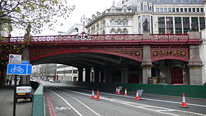 Holborn Viaduct December 2005.jpg