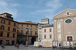 Het plein Piazza della Repubblica in Jesi