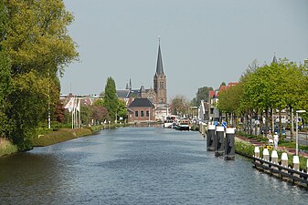 Zicht op het centrum over de Vliet