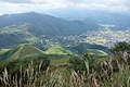 中腹から由布院盆地と湯布院の街