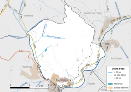 Carte en couleur présentant le réseau hydrographique de la commune