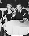 Marilyn Monroe kaj Laurence Olivier.