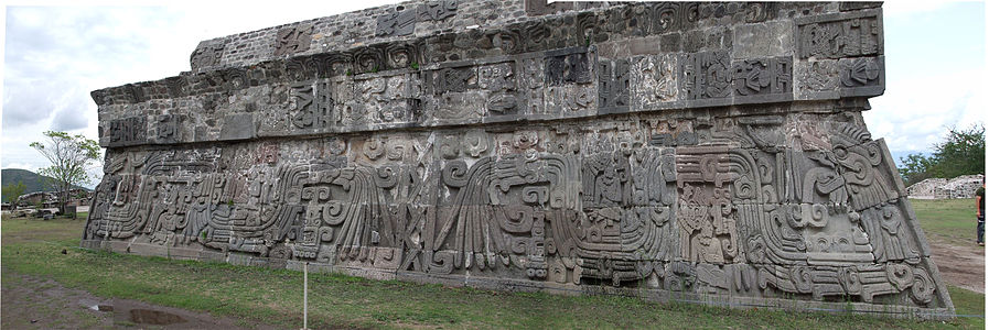 Templu de la Culiebra Emplumada en Xochicalco.