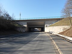 Trogbrücke des Main-Donau-Kanals über die Herzogenauracher Straße im Fürther Stadtteil Vach