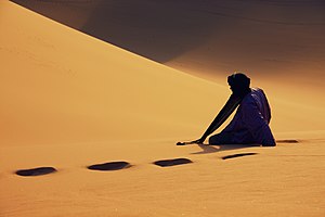 Tuareg in sa duna de Timerzouga in Algeria