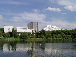 La vallée de la roseraie (Valea Trandafirilor) dans l'arrondissement de « Botanica » (ancien jardin botanique, devenu quartier de HLM).