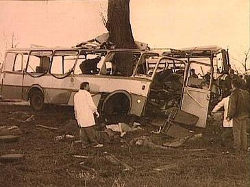 File:1994-bus-crash-Poland.jpg