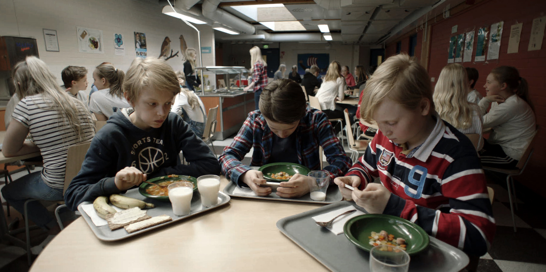 Alvar Af Schultén, Fredrik Malmström, and Joel Häggblom in Glaspärlan (2017)