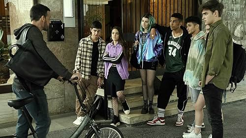 Gabriel Guevara, Nourdin Batan, Krista Aroca, Leire Cabezas, Melías Jesús, Daniel Grao, Ignacio Hidalgo, and María Rivera in HIT (2020)