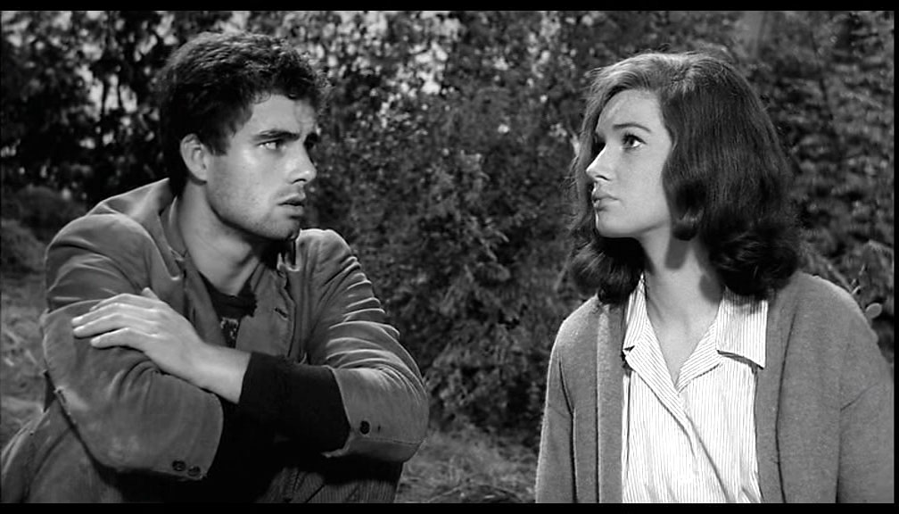 Nino Castelnuovo and Carla Gravina in Everybody Go Home! (1960)