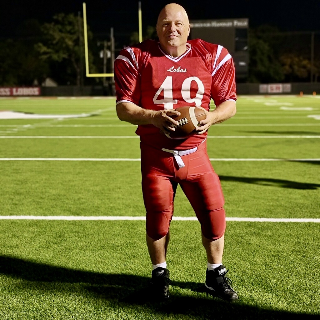 Michael Chiklis as Mike Flint in The Senior