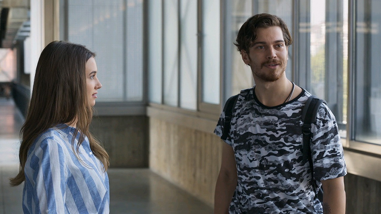 Çagatay Ulusoy and Leyla Lydia Tugutlu in Delibal (2015)