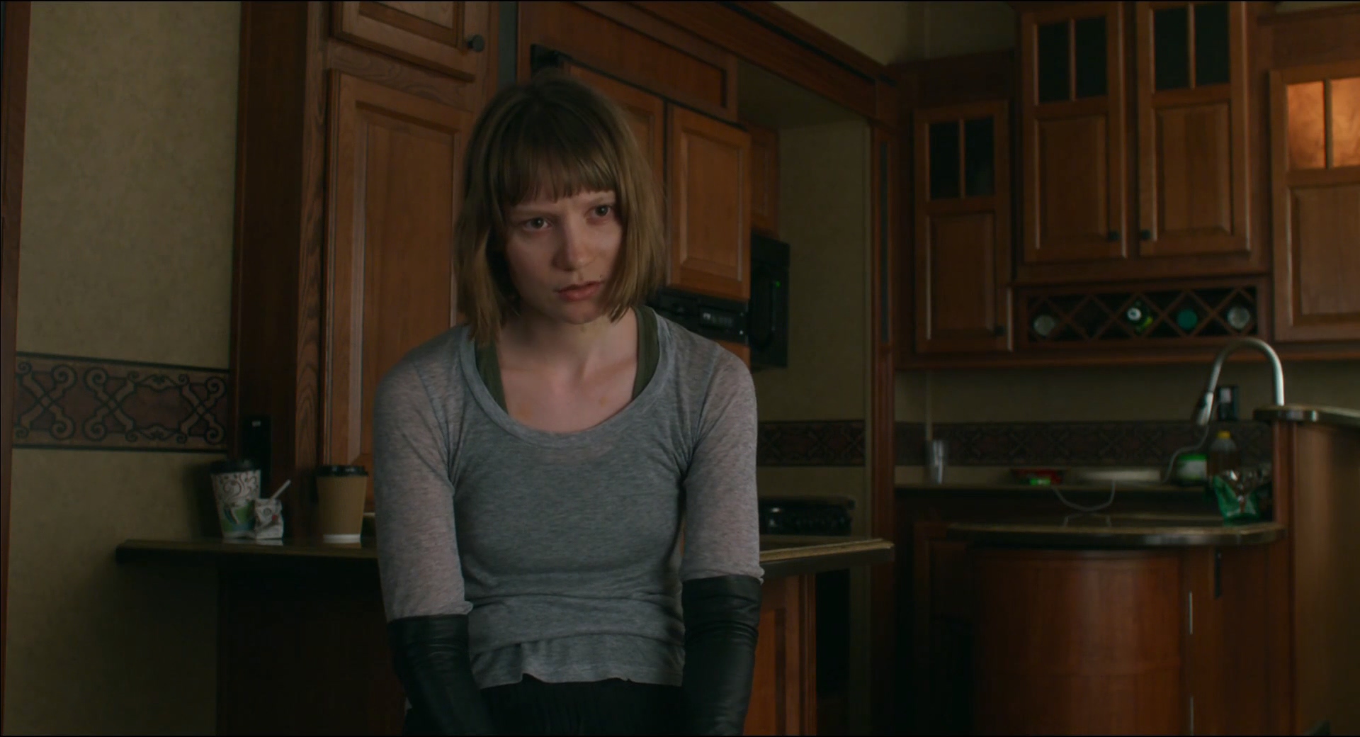 Mia Wasikowska in Maps to the Stars (2014)