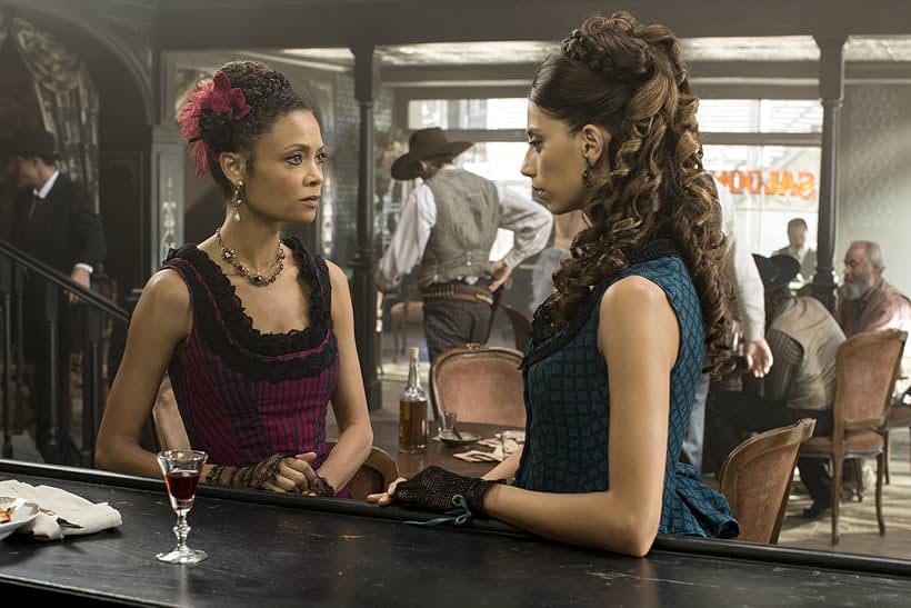 Thandiwe Newton and Angela Sarafyan in Westworld (2016)