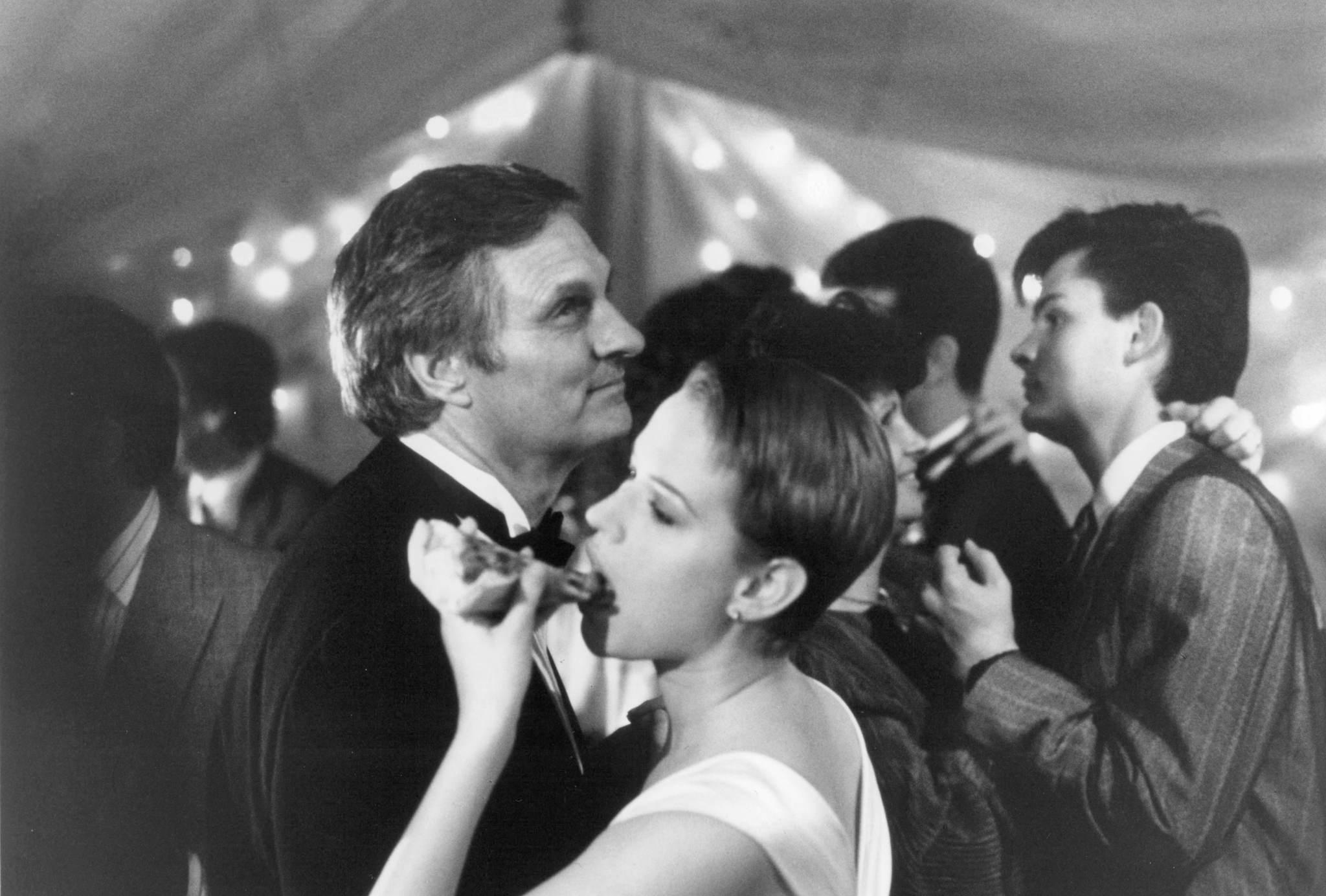 Molly Ringwald and Alan Alda in Betsy's Wedding (1990)