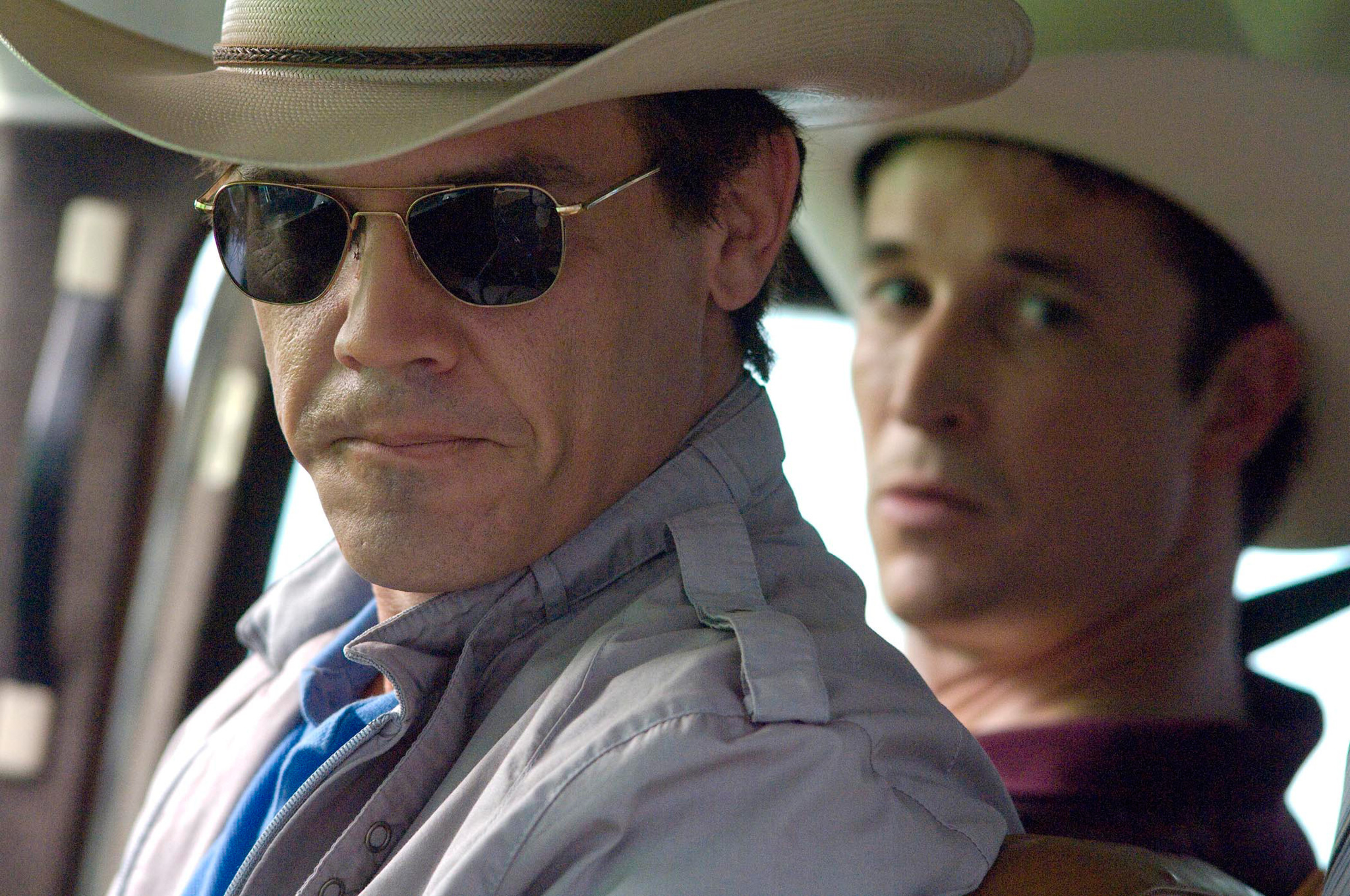 Josh Brolin and Noah Wyle in W. (2008)