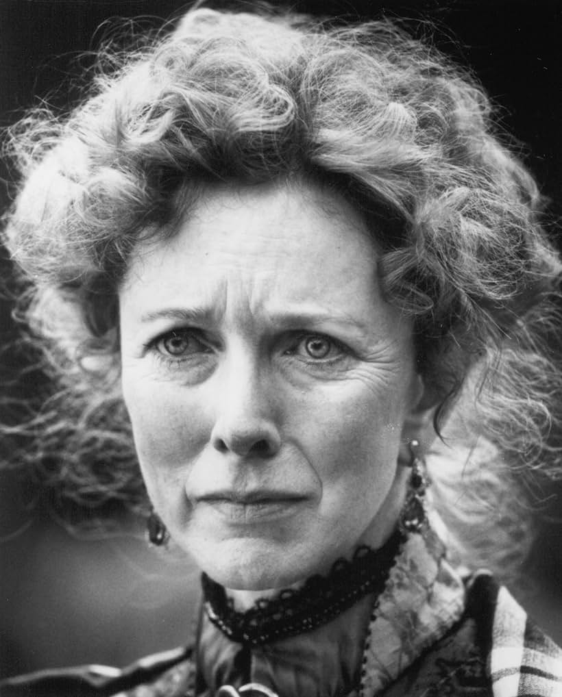 Barbara Babcock in Far and Away (1992)