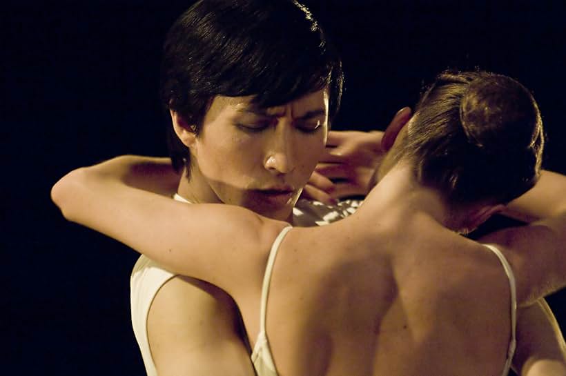 Chi Cao and Camilla Vergotis in Mao's Last Dancer (2009)