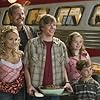 Jeff Daniels, Kristin Chenoweth, Chloe Sonnenfeld, Hunter Parrish, and Alex Ferris in RV (2006)