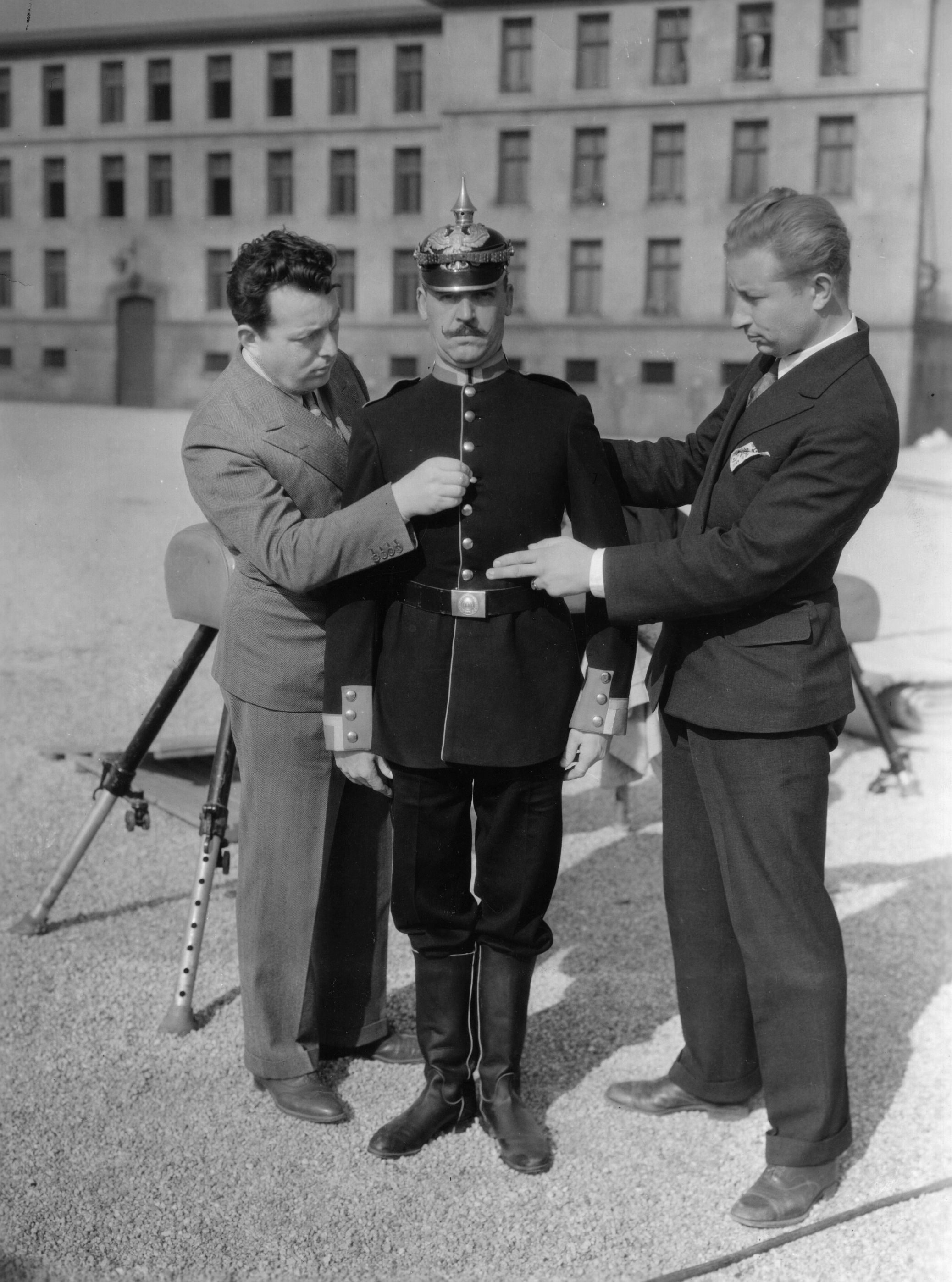 Lewis Milestone and John Wray in All Quiet on the Western Front (1930)