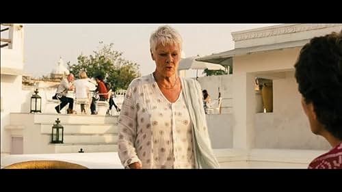 British retirees travel to India to take up residence in what they believe is a newly restored hotel. Less luxurious than its advertisements, the Marigold Hotel nevertheless slowly begins to charm in unexpected ways. 