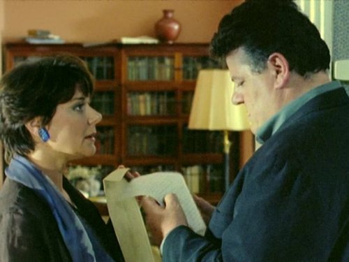 Robbie Coltrane and Barbara Flynn in Cracker (1993)