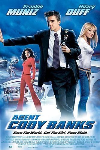 Angie Harmon, Frankie Muniz, and Hilary Duff in Agent Cody Banks (2003)