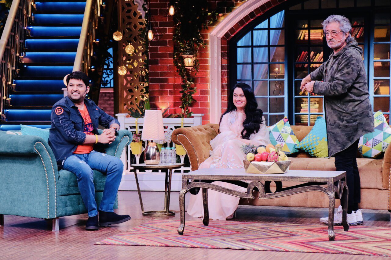 Shakti Kapoor, Padmini Kolhapure, and Kapil Sharma in A Show Full of Stars (2019)