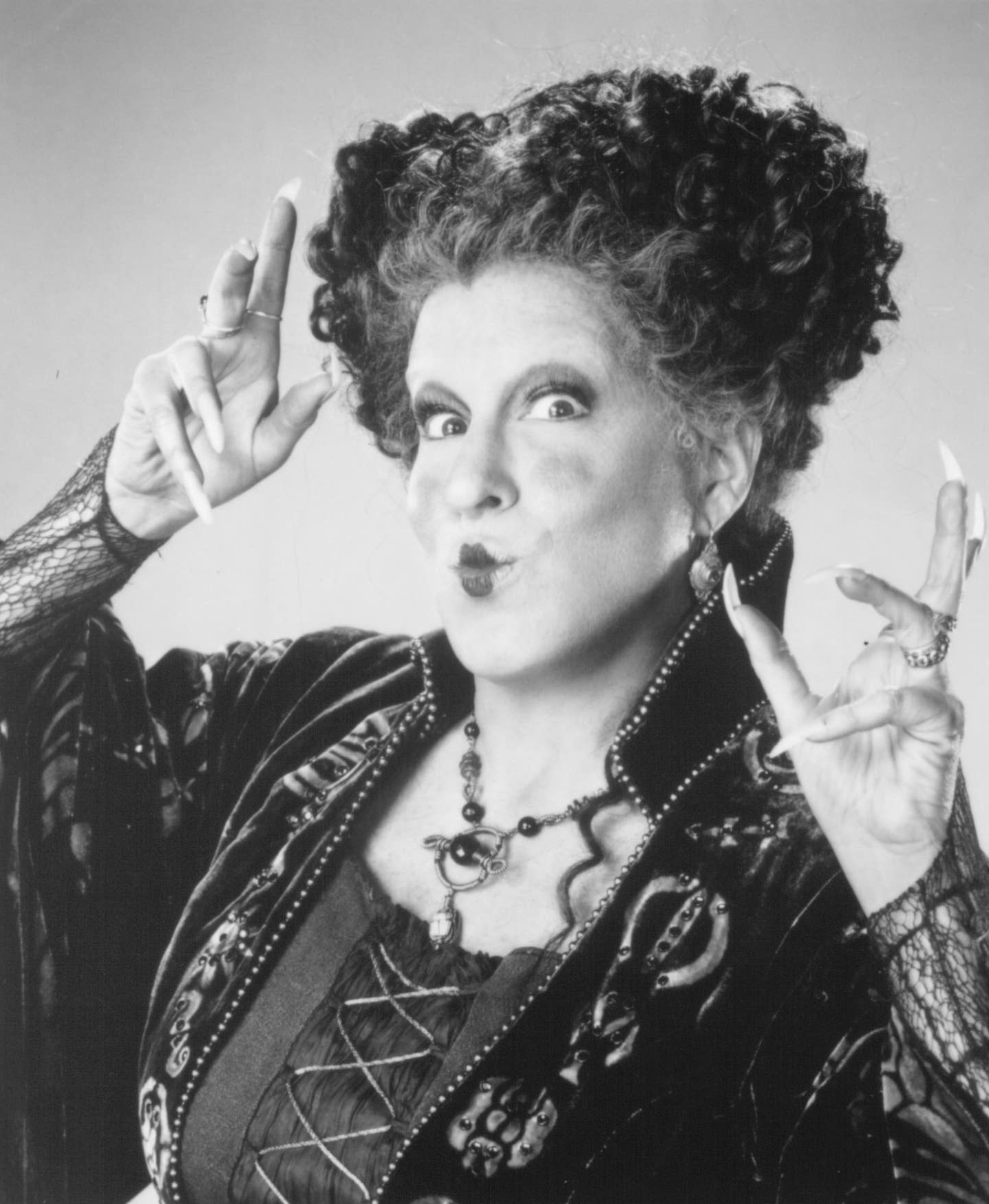 Bette Midler in Hocus Pocus (1993)