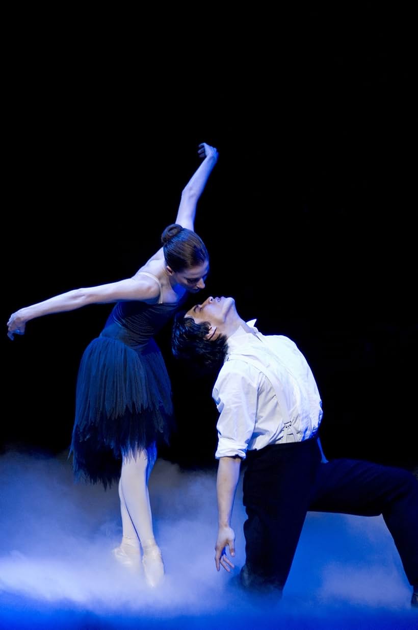 Chi Cao and Camilla Vergotis in Mao's Last Dancer (2009)