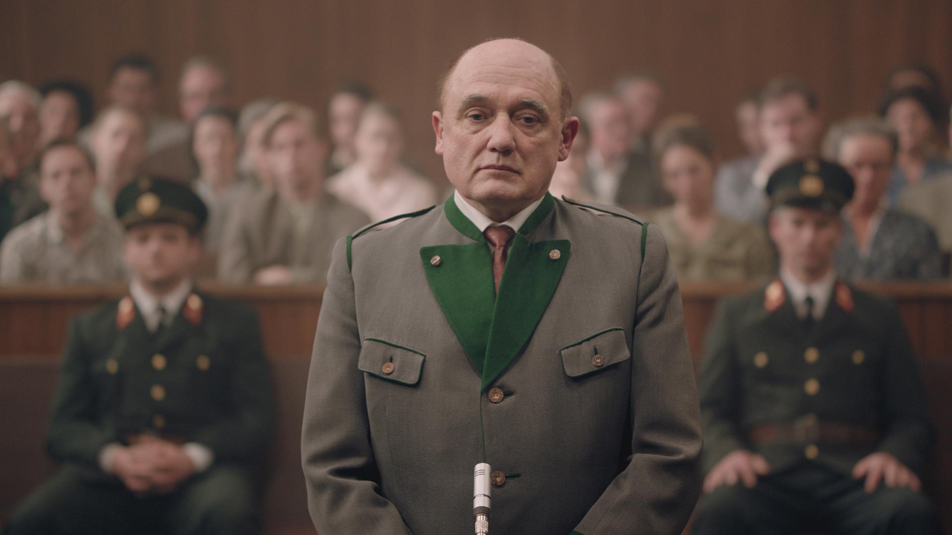 Still of Karl Fischer in Murer - Anatomy of a Trial