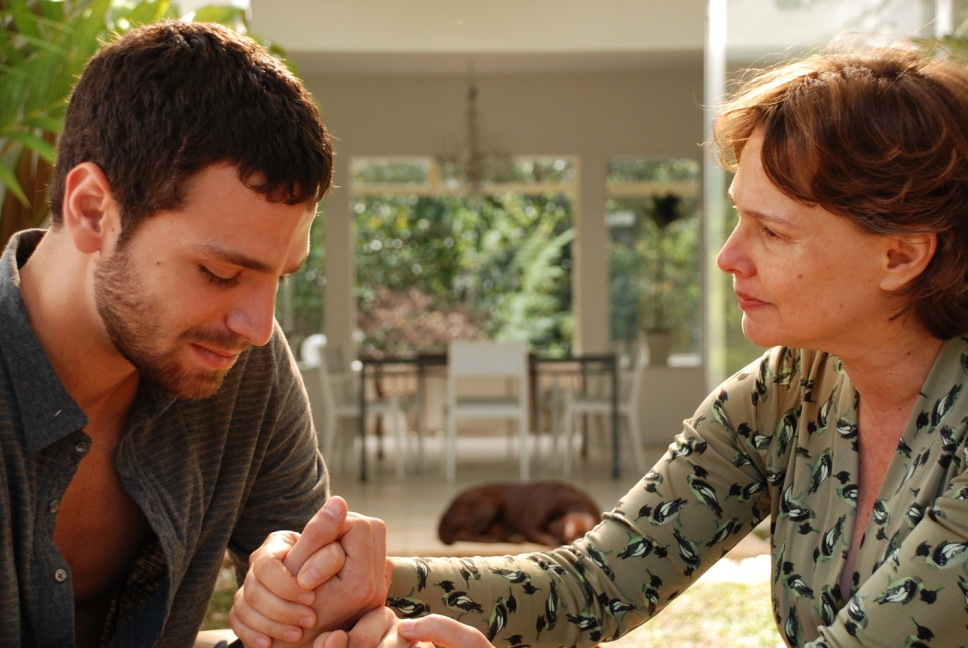 Louise Cardoso and João Gabriel Vasconcellos in From Beginning to End (2009)