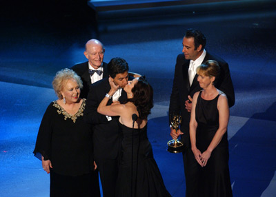 Peter Boyle, Brad Garrett, Patricia Heaton, Doris Roberts, Ray Romano, and Monica Horan at an event for The 57th Annual Primetime Emmy Awards (2005)