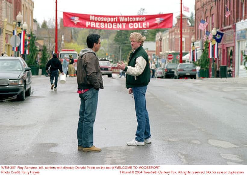 Ray Romano and Donald Petrie in Welcome to Mooseport (2004)