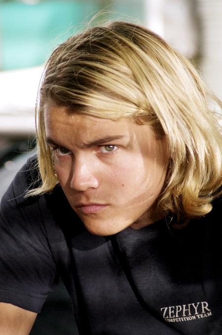 Emile Hirsch in Lords of Dogtown (2005)