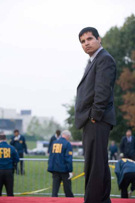 Michael Peña in Shooter (2007)